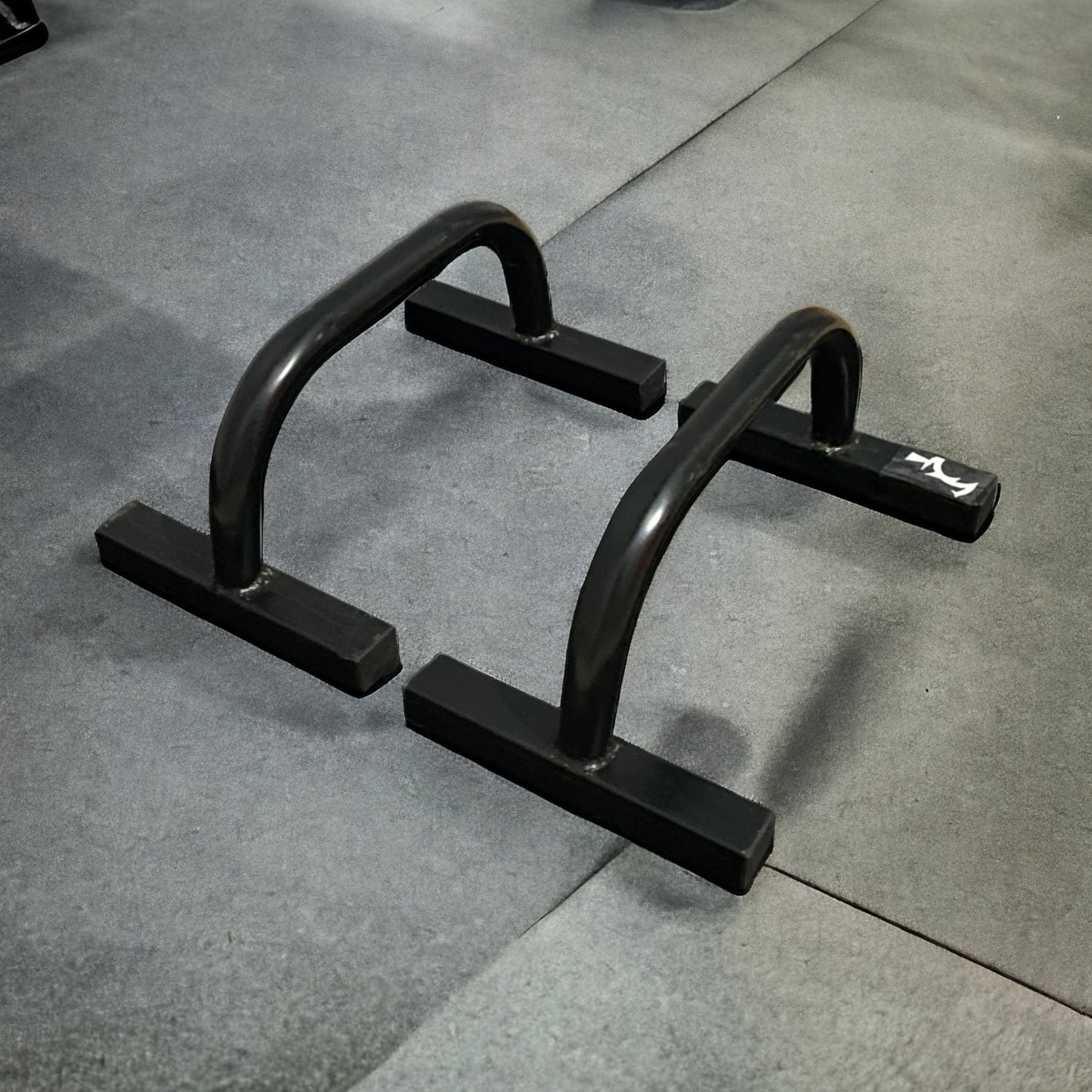 metal parallettes(البارالات الحديدية)